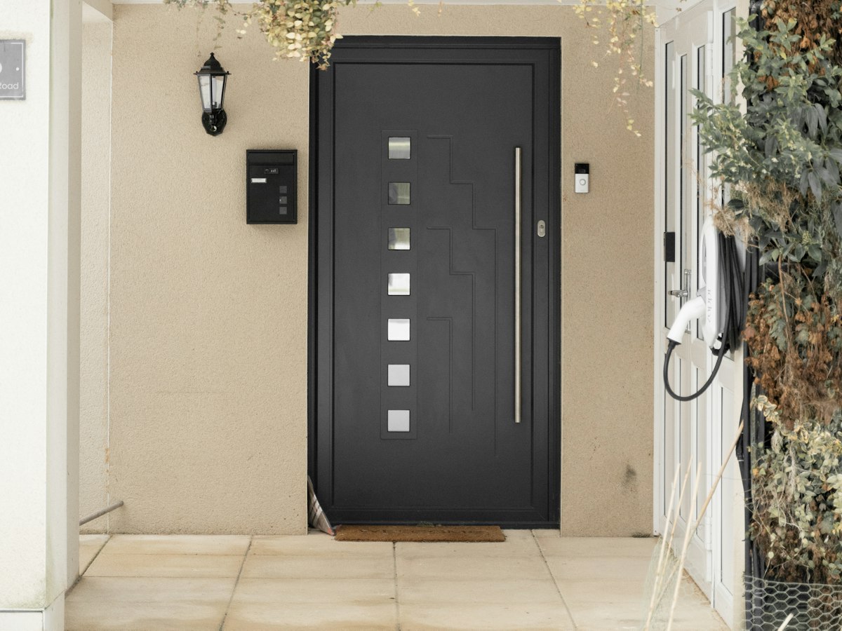 Porte d’entrée aluminium contemporaine